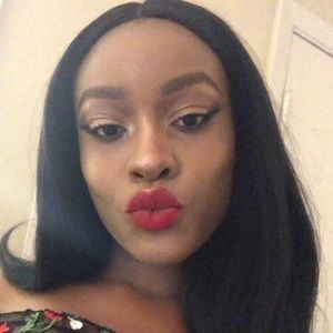 Meet your Posher, Mercedes